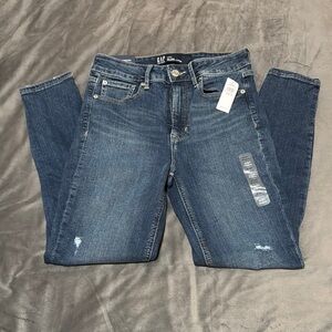 GAP Women's distressed blue jeans. 27R sky high, universal jeggings.